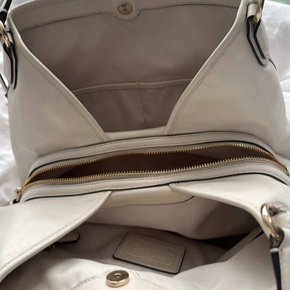 Signature fabric Coach Purse Edie - Picture 8 of 8